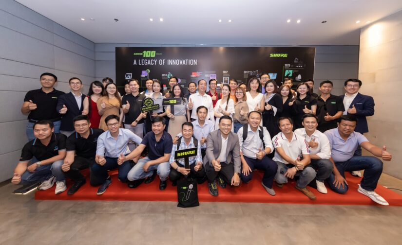 RA MẮT DÒNG SẢN PHẨM INTELLIMIX™ ROOM KITS DÀNH CHO PHÒNG HỌP TEAMS ROOM